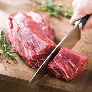 EXPOMEAT 2019 Exportadores de carne bovina de Mato Grosso registraram a segunda maior receita da sua histórica com as vendas externas do produto em agosto e superaram São Paulo como principal estado exportador de carne bovina do...