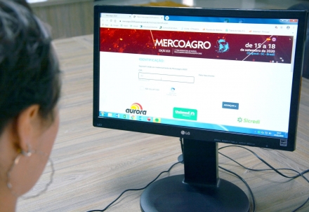 EXPOMEAT 2019 Desde quarta-feira (15/01), está disponível o credenciamento on-line antecipado para o público que visitará a Feira Internacional de Negócios, Processamento e Industrialização da...