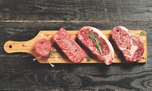 EXPOMEAT 2021 - lll Feira Internacional da Indústria de Processamento de Proteína Animal e Vegetal A produção brasileira de carne bovina neste ano deve superar o consumo em 35,5%, informou a Associação Brasileira...