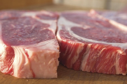 EXPOMEAT 2021 - lll Feira Internacional da Indústria de Processamento de Proteína Animal e Vegetal A produção brasileira de carne bovina deve aumentar 2,5% em 2020, se comparada a 2019, o que seria suficiente para garantir o...