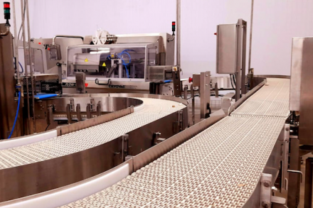 EXPOMEAT 2021 - lll Feira Internacional da Indústria de Processamento de Proteína Animal e Vegetal A JBS investiu R$ 60 milhões na expansão de sua fábrica em Jaguariúna (SP), informou a empresa na segunda-feira (01)....