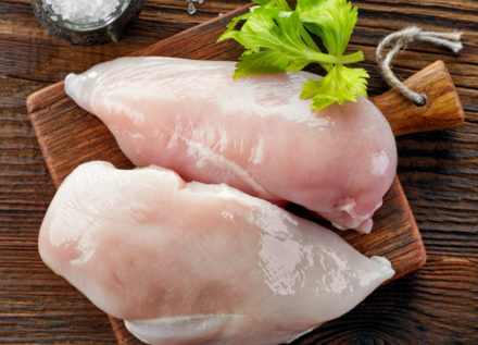 EXPOMEAT 2021 - lll Feira Internacional da Indústria de Processamento de Proteína Animal e Vegetal As exportações brasileiras de carne de frango in natura e processada totalizaram em março 396 mil toneladas, 13,3% mais que...