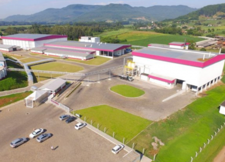 EXPOMEAT 2022 - lll Feira Internacional da Indústria de Processamento de Proteína Animal e Vegetal Por videoconferência, a unidade frigorífica de frangos da Cooperativa Dália Alimentos, localizada em Arroio do Meio, recebeu a...